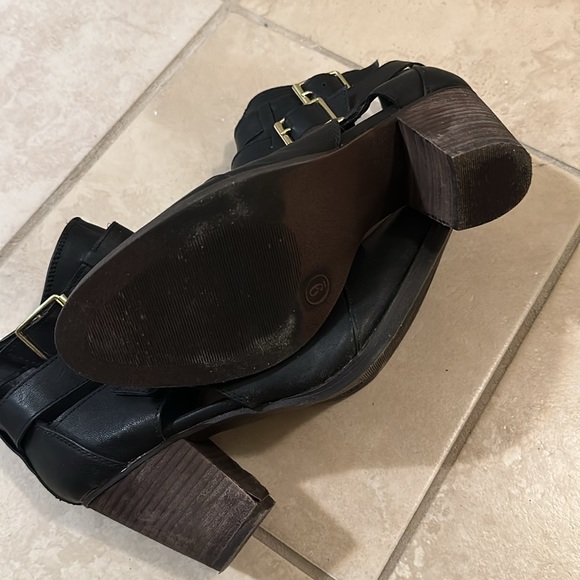 Mossimo Black Open Buckle Booties Size 9 - Picture 7 of 10